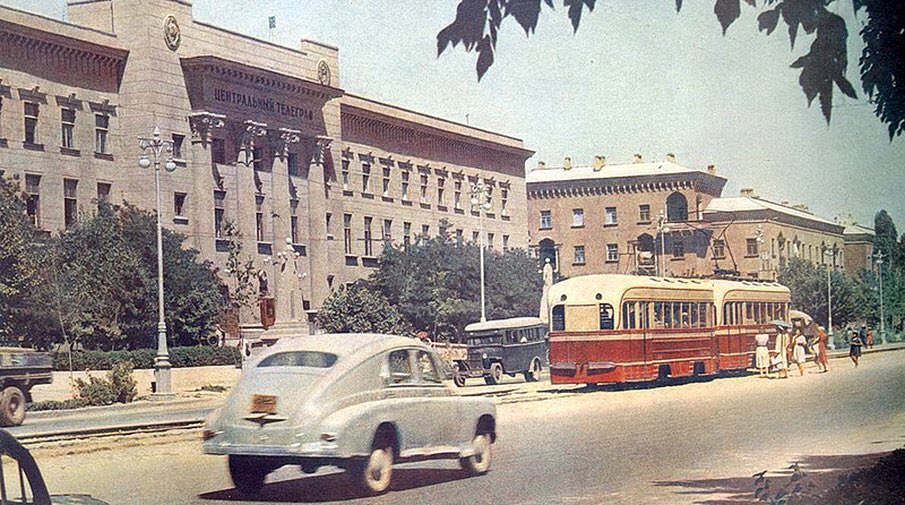 Старая махалля в ташкенте. Ташкент 20 век. Бейли ф. Театр ташкент ул навои. Проспект навои ташкент.