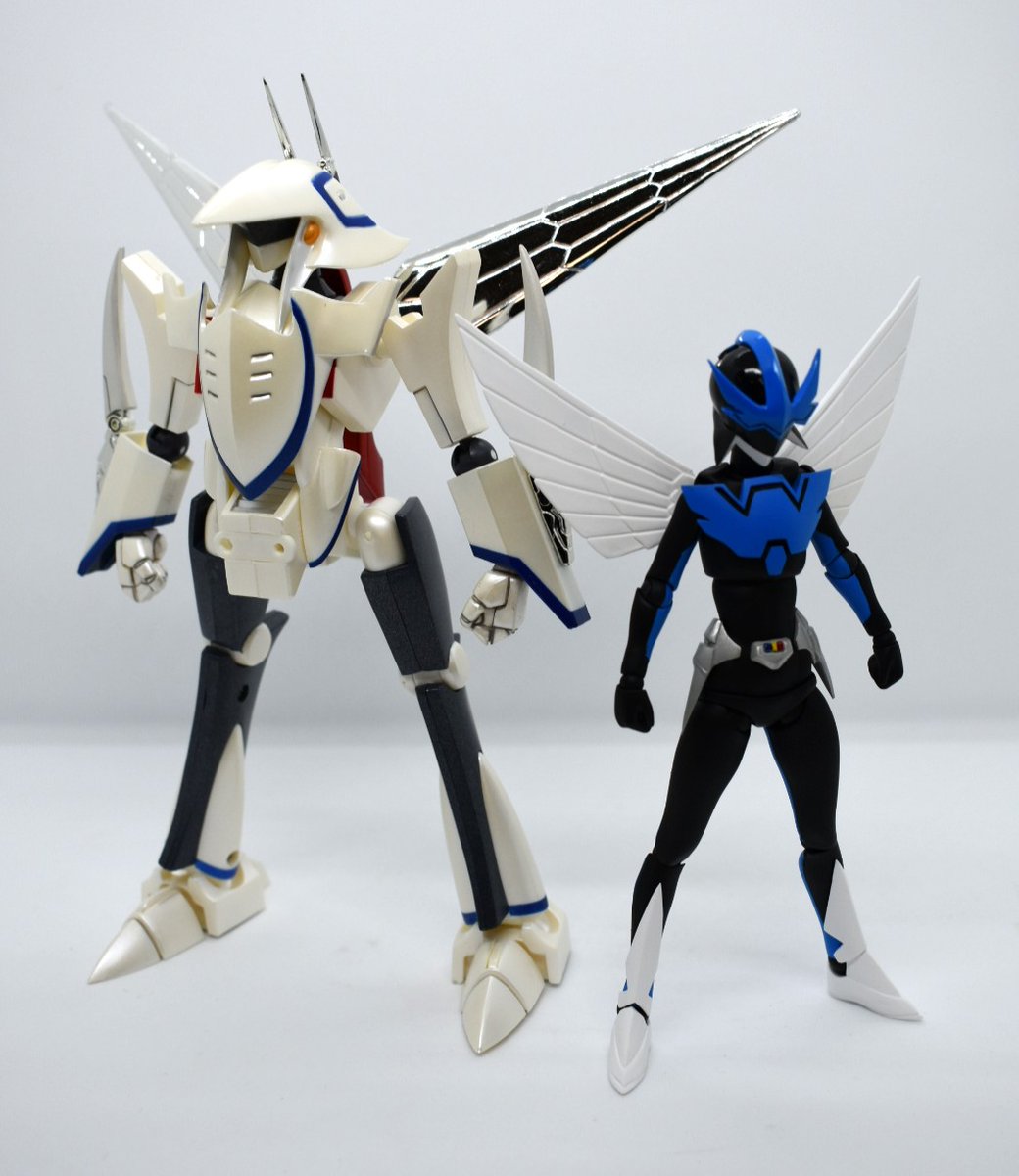 ミクロマンのウイナア、ウイナルドと。 ウイングマンのサイズが少し