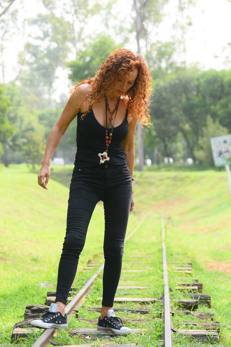 Susana_Lozano's tweet photo. Abrocha bien las agujetas… q los zapatos estén cómodos y disfruta el viaje! Solo se pasa por aquí una vez!Y se trata de ser intensamente felices!
La vida es lo máximo! Disfrútala!
#honroamisancestros #siendomuyfeliz #perdonarapido #besamucho #riemas #abrazafuerte #susanalozano https://t.co/kwtnaFYHmV
