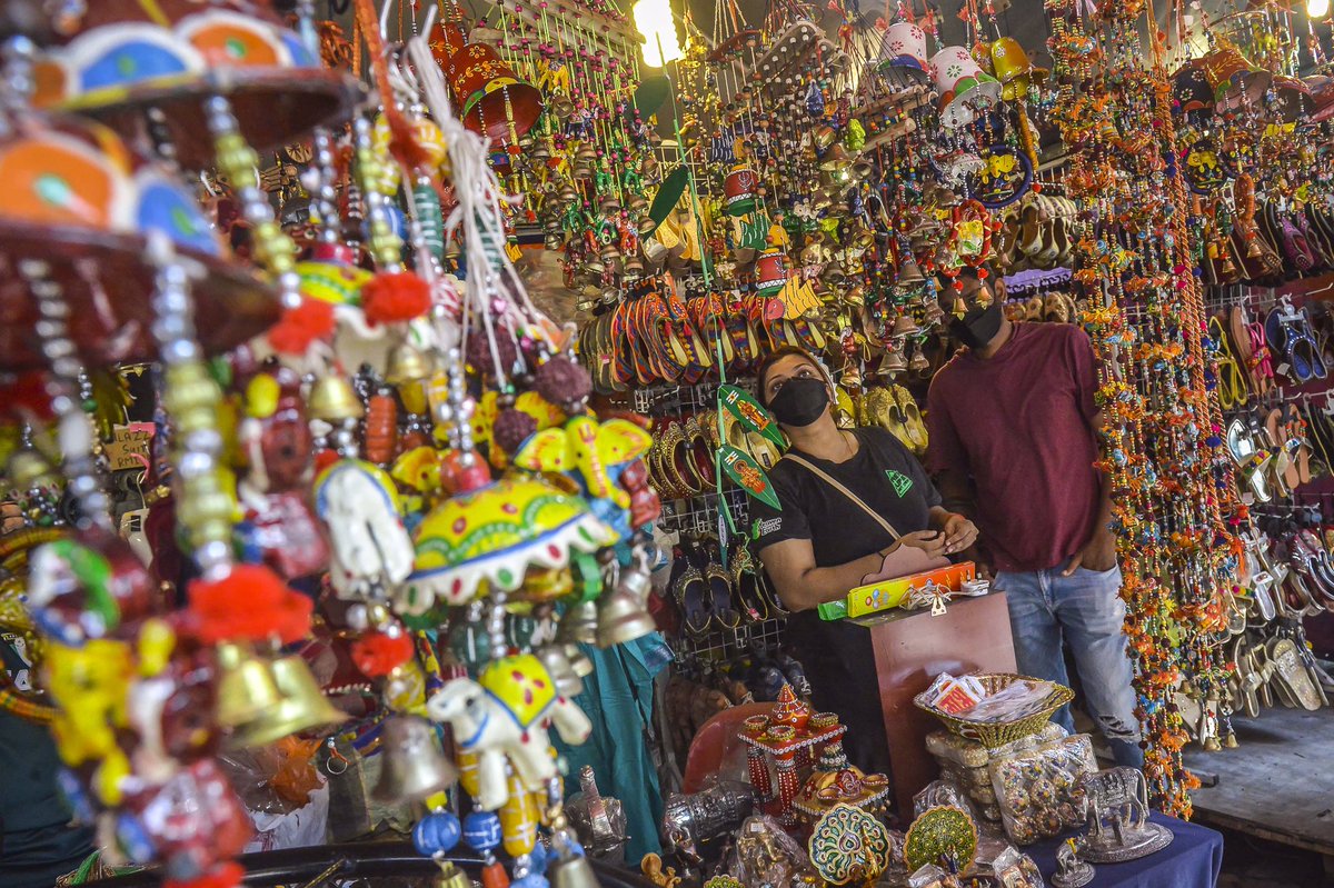 adibrawi's tweet photo. Crowd seen shopping at little india during the Deepavali celebration. The festival known as the festival of light and meant to signify victory by the power of good over the power of evil, symbolically addressed in the sense of light illuminating darkness #Deepavali2021 #COVID19 https://t.co/gAtXecuxuE