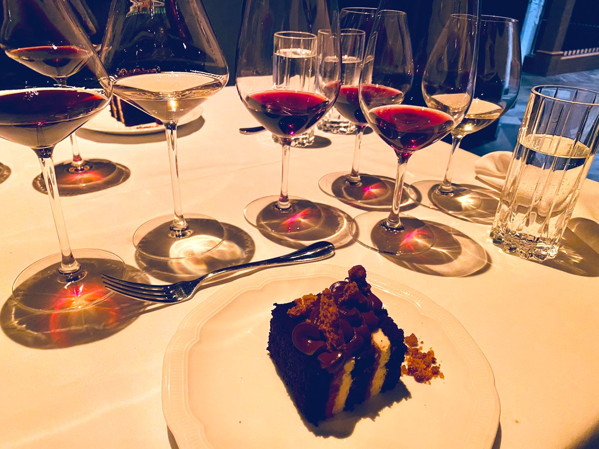 nerissanadia's tweet photo. The Royale and only the best of delectable everything at Michelin-starred Monarch Restaurant🤩 https://t.co/jQehqYPC0C