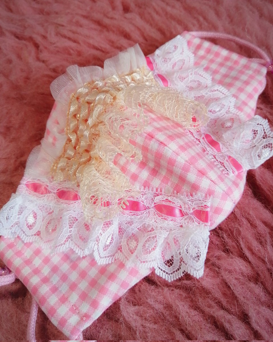 peedophilia's tweet photo. ハンドメイドマスク👗🌹💕
https://t.co/TWHLIDaeP6
コーディネートが楽しくなっちゃう!アクセサリー級にkawaiiマスク🎀
ふんわりとした白いレースがドレスの様でロマンチック。
肌触りの良いコットンで出来てます。厚みもしっかりとあるので寒い時期にピッタリです💉
#ストペディ #ロリータ 🐇🍓🍓 https://t.co/s7nqzYFLvX