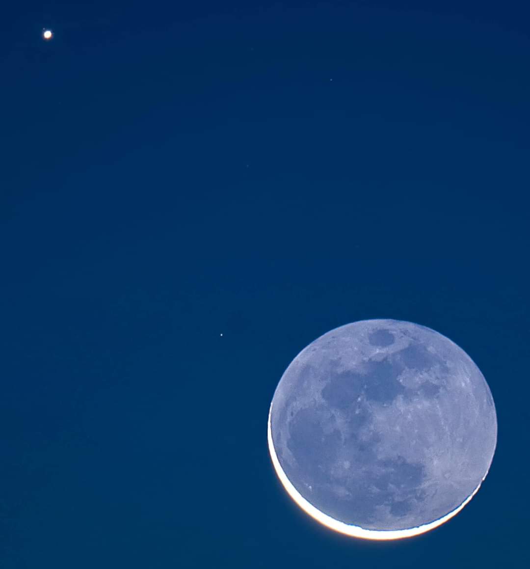 Astronomy conjunctions: upcoming events and how to see them
Earthshine, Crescent Moon and Mercury