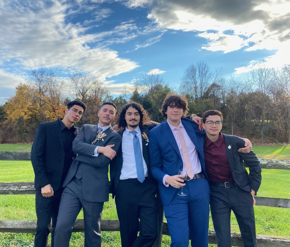 cloudNVband's tweet photo. The gang gets married https://t.co/urHwEk1t8i
