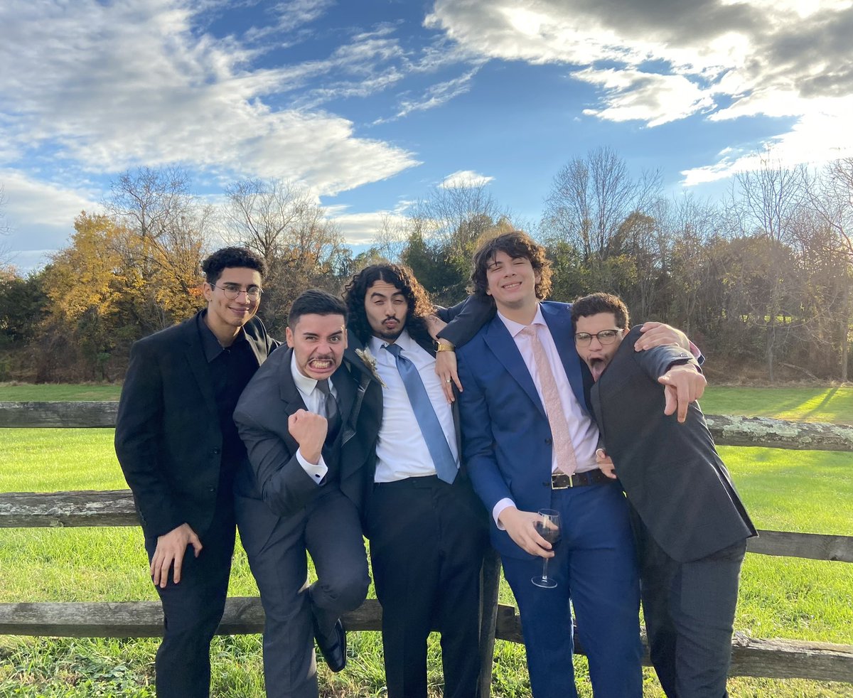 cloudNVband's tweet photo. The gang gets married https://t.co/urHwEk1t8i