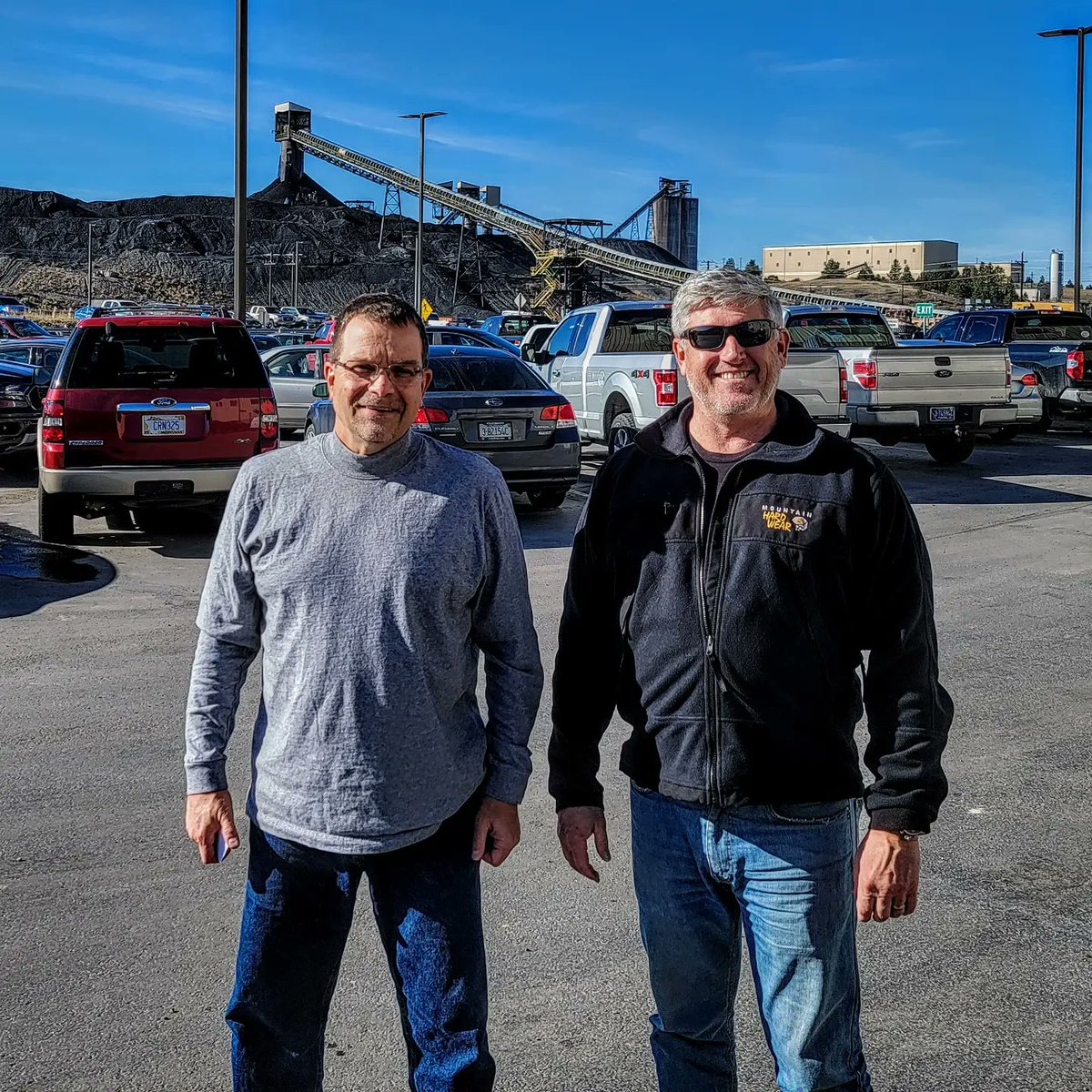 TroyDowningMT's tweet photo. Good overview of the Signal Peak Energy Bull Mountains Mine No. 1 today. This mine produces approximately 7M tons of clean coal per year, and employs 260 Montanans.
Longwall mining pulls a 12-foot seam of coal from under 500 feet of overburden.
#LandBoard #StateLand #DNRC #Coal https://t.co/TtHQPlwPDv