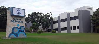 El Centro de Inmunoensayo recibió un certificado especial por los resultados y aportes científicos en el enfrentamiento a la #Covid19, y se convirtió en la primera institución de #Cuba en obtener el Sello Hombres de Ciencia buff.ly/3CI1yFV