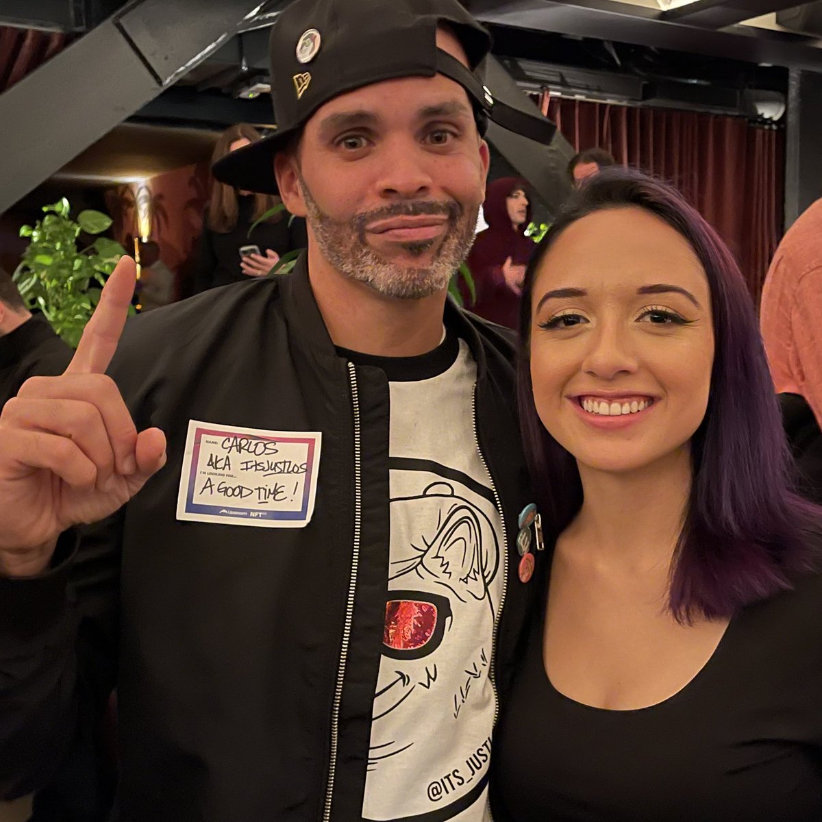its_JustLos's tweet photo. It was a night.. in NYC.. with amazing people.. Glad to have finally met them IRL @topshotswickie @jennifer_sutto @StephSutto @GoneStreakin @SRoseee23 and also, but not pictured, @nftnoobie and @topshelfNFTs What a blast! @Godwrath_LTWRKZ #NFTNYC2021 #lightwrkz https://t.co/Vzazhjx1pe
