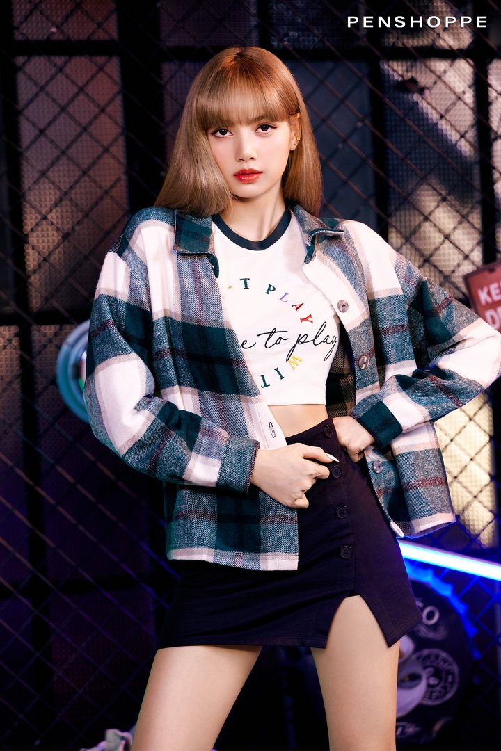 portalblackpink's tweet photo. 📷 LISA X PENSHOPPE!

#LISA #리사 #BLACKPINK #블랙핑크 @BLACKPINK https://t.co/KYzOsXeVHG