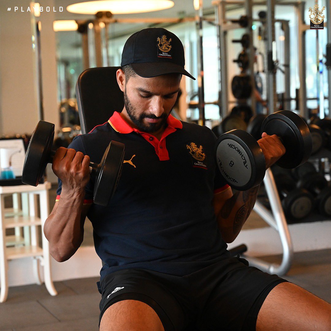 RCBTweets's tweet photo. Good morning, 12th Man Army! ☀️
Just a friendly reminder to workout and keep fit. 💪🏻
#PlayBold #BoldIsFit #WeAreChallengers https://t.co/3YZmEzcgTr