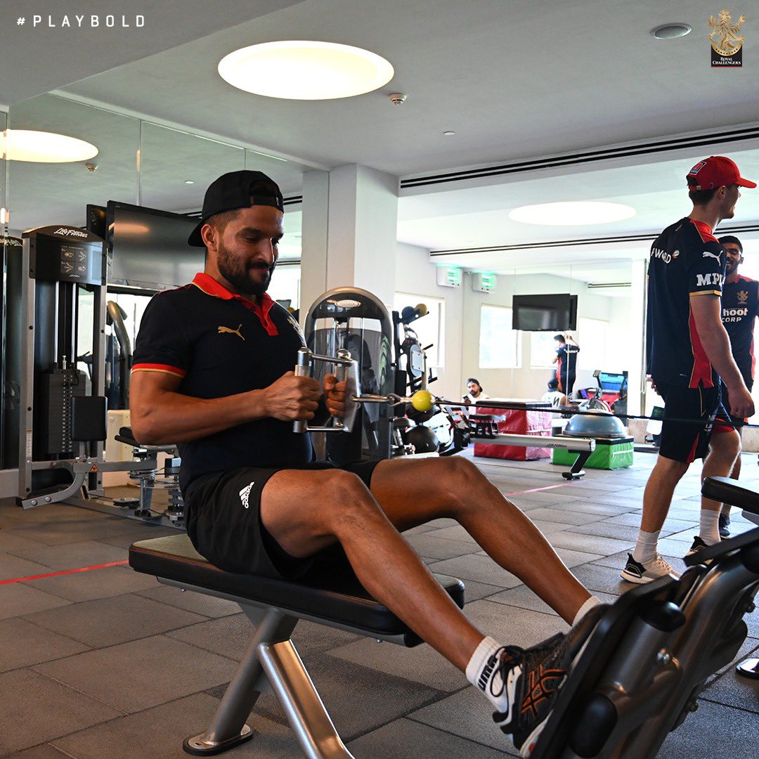 RCBTweets's tweet photo. Good morning, 12th Man Army! ☀️
Just a friendly reminder to workout and keep fit. 💪🏻
#PlayBold #BoldIsFit #WeAreChallengers https://t.co/3YZmEzcgTr