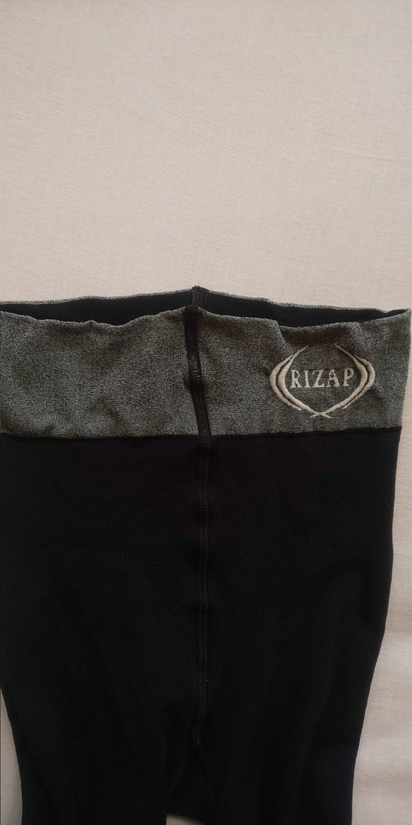 piyobloger's tweet photo. 母のレギンスを洗濯したら…

ウエストに「RIZAP」😵

どこで買ったんだろう🤔 https://t.co/CrgU3n0Pbo
