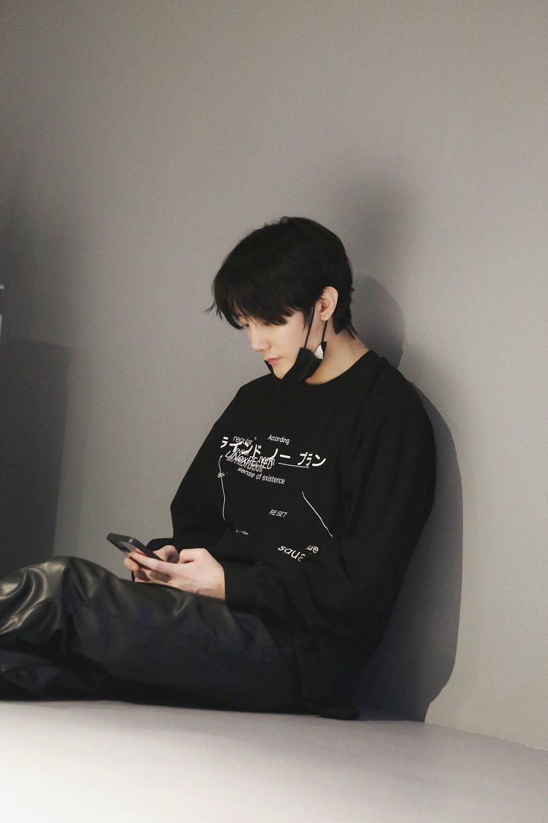 liuyesarchive's tweet photo. 211101
刘也椰岛日志 weibo update

#刘也 #LIUYE https://t.co/wXXv0bLybB