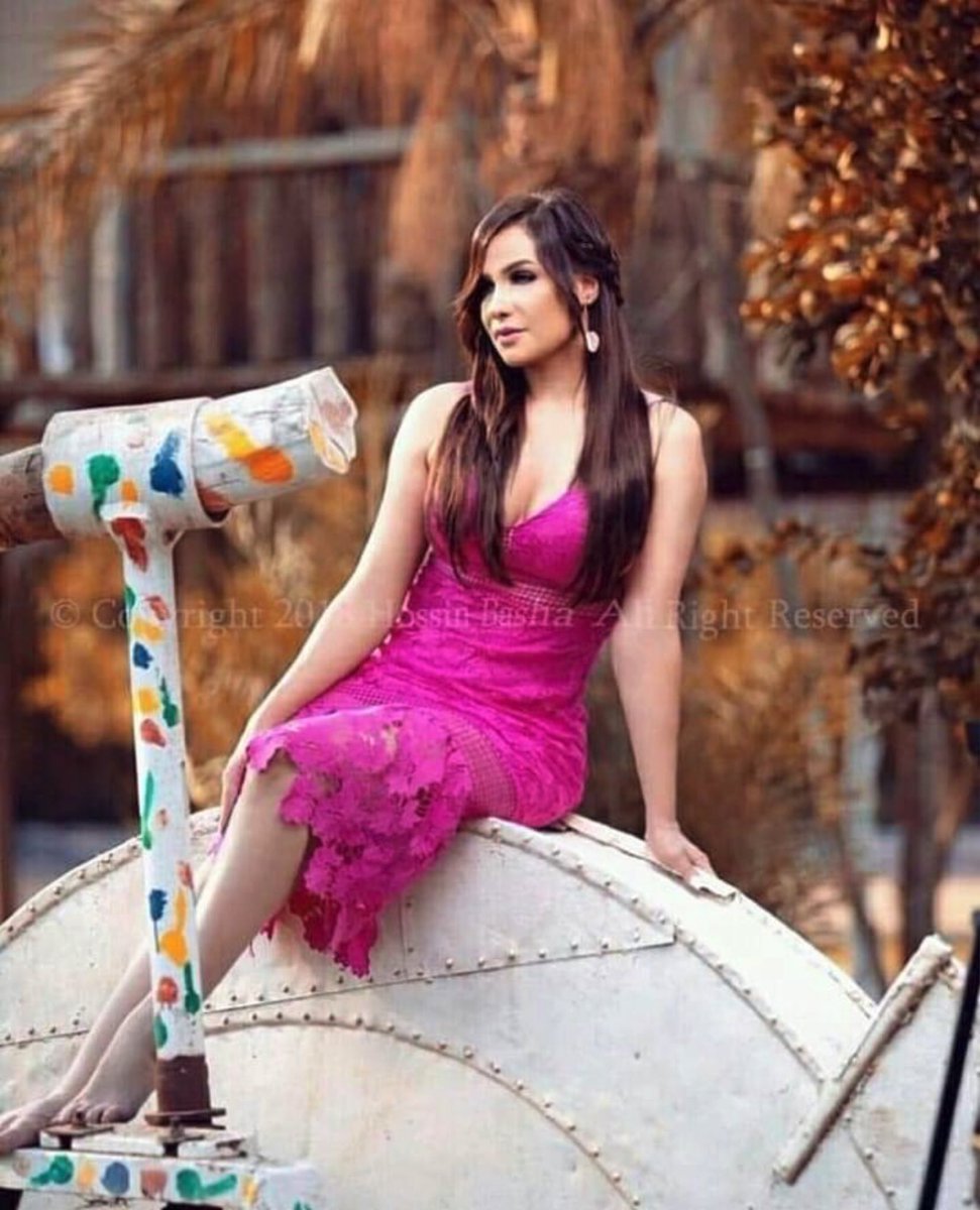 ويبقى الاشتياق .. غصة في القلب 
واحساس مؤلم .. يعزلك عن العالم باكمله 
❤️🌿🌿