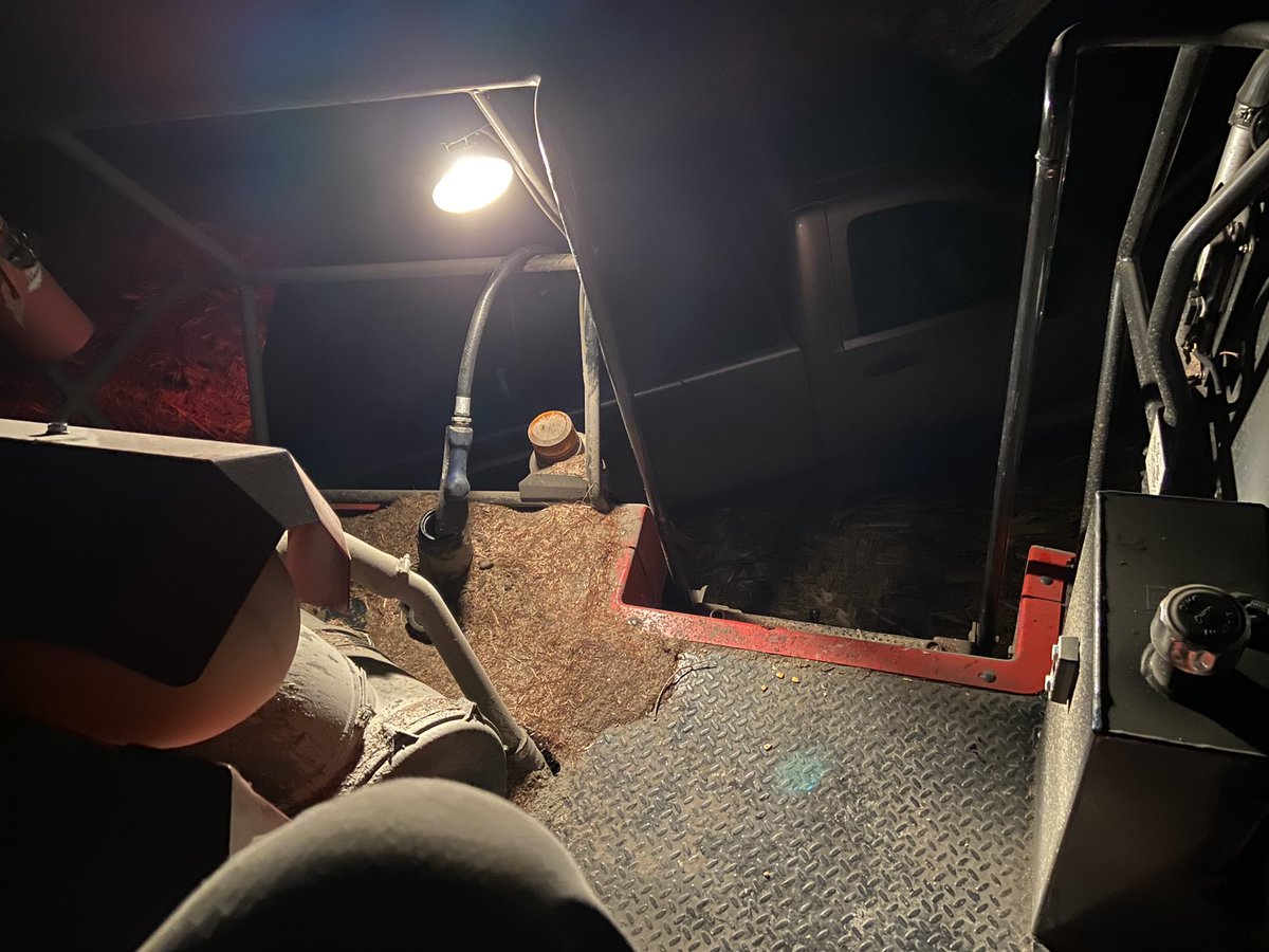 idontknowfarmer's tweet photo. Night https://t.co/tHxWQsWEmM