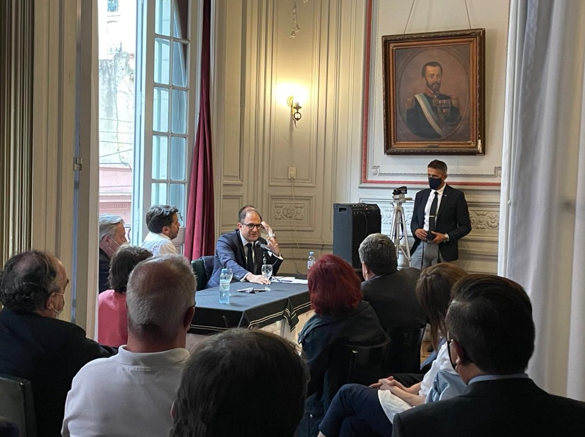 CaucinoMariano's tweet photo. Hoy, presentando mi libro "El Perón que No Miramos" junto a @PabloTouzon de @PanamaRevista en el Club del Progreso. Gracias a todos los que nos acompañaron. https://t.co/0ct9WKbLzj