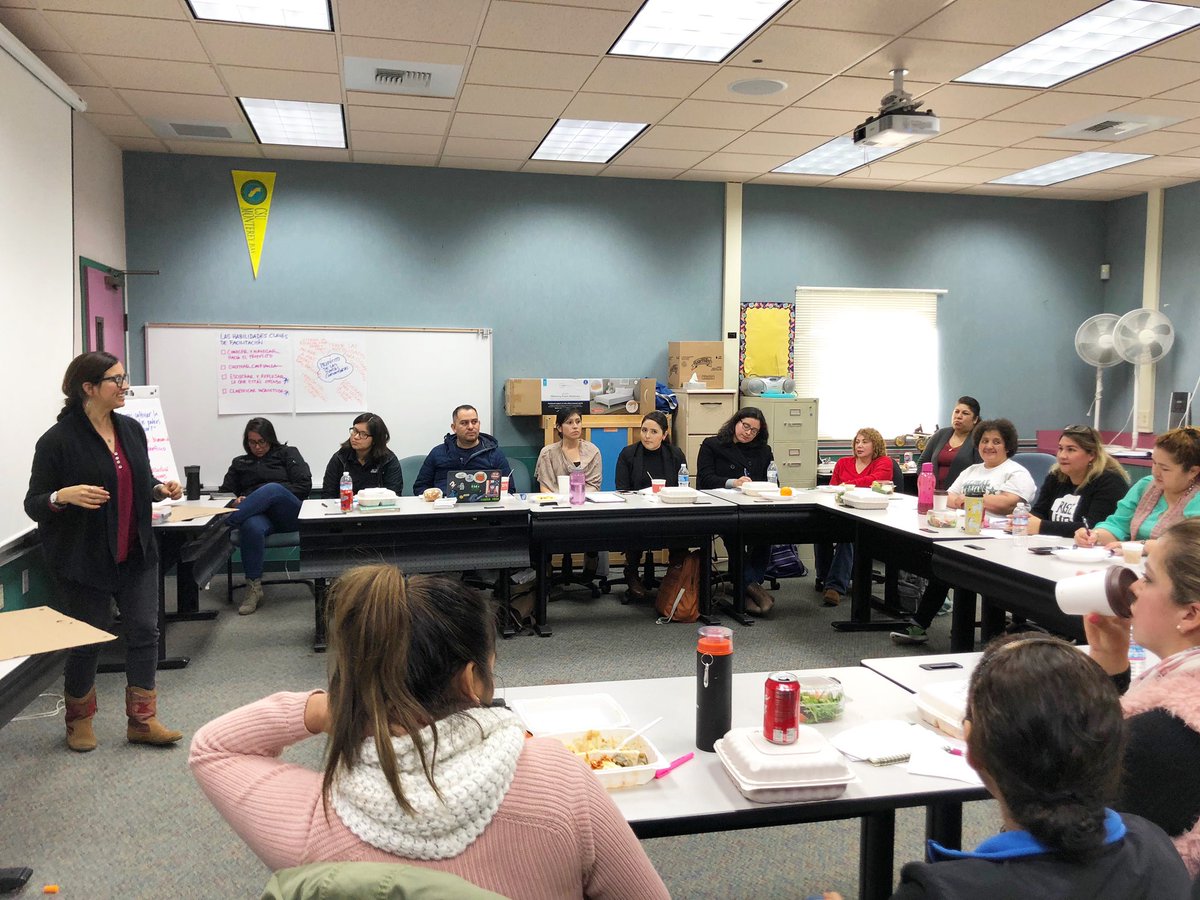 BHCMontereyCty's tweet photo. Comité Padres Unidos invita a la comunidad a compartir espacio con otros padres y miembros de las comunidad. Comparta con nosotros sus experiencia y aprenda porque es importante nuestro poder colectivo. ¡Venga únase al movimiento!👏🏽
El enlace está en el bio.
#poderdepadres https://t.co/fyqP6j7EzY