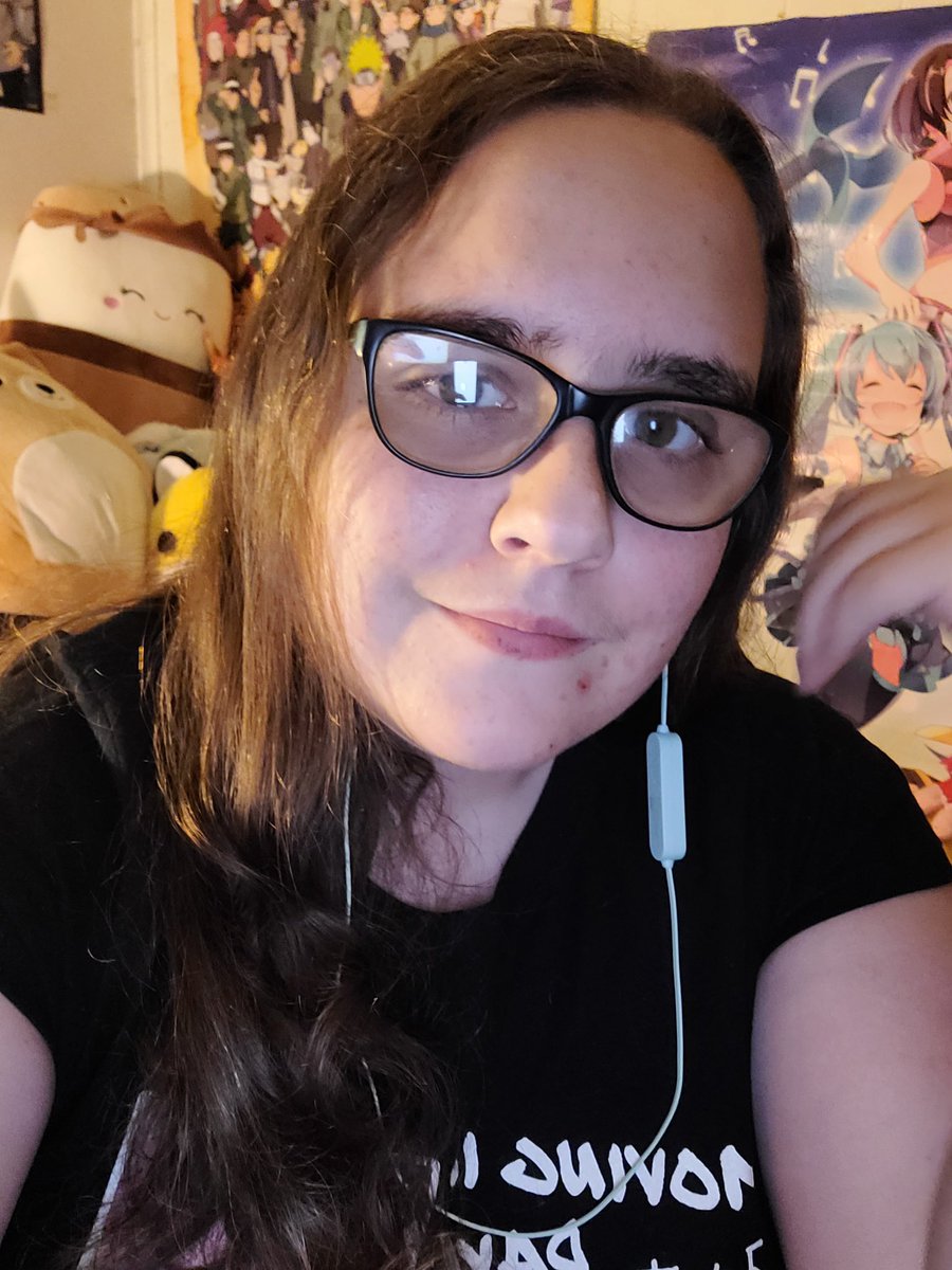 Psychickittycat's tweet photo. 🐱Haven't done a mun pic in a while! God I look like trash! Sorry! 😭😭🤣🤣 https://t.co/iW6Pd798vK