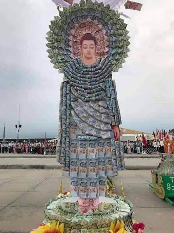 Chinda182's tweet image. ต้นกฐินที่งดงามค่ะ