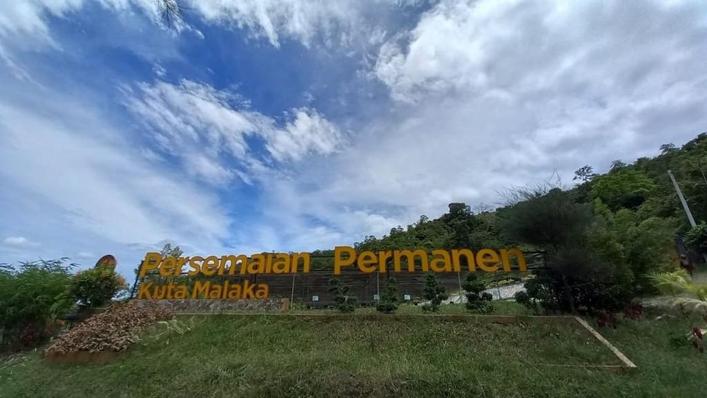 Bpdashlka's tweet photo. Hi Green Generation! Peu Haba #sobathijau?
Do you know, kalau BPDASHL Krueng Aceh punya Persemaian Permanen?
Nah bagi teman-teman yang mau tanam-menanam boleh nih ajukan permohonan dengan syarat dan ketentuan yang berlaku. https://t.co/WovANcgR3q