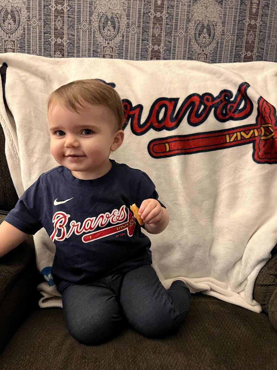 MissOlean's tweet photo. I’m glad it’s going to be @Braves #WorldSeries Our household will have his (Braves) and hers (Dodgers) back to back champions. We’re supporting Daddy’s favorite team. #baseballfamily https://t.co/Qv933Cttds