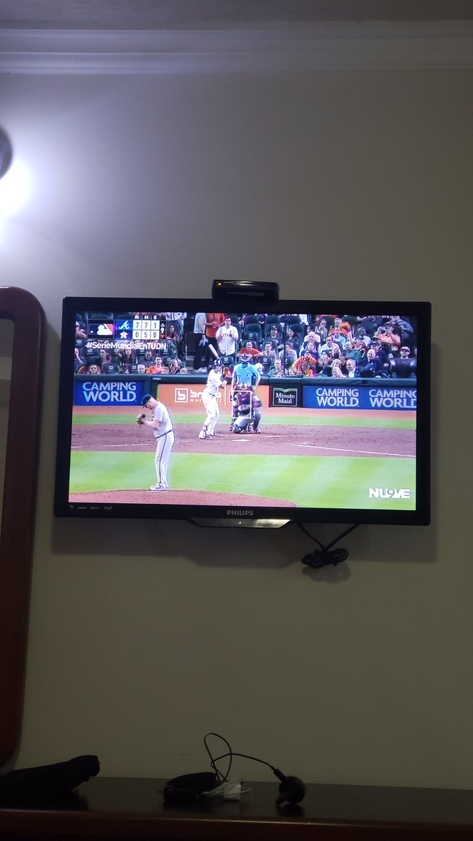 gustavofaz's tweet photo. Y para no perder la costumbre... de viaje y con béisbol https://t.co/aiPqDqH1Jn