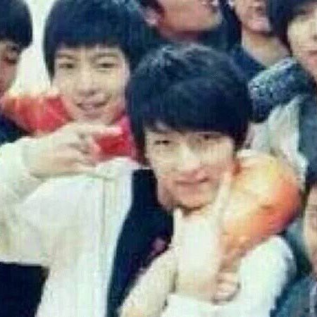 hwichangel's tweet photo. Esta foto de Hwichan con Zuho 🛐 https://t.co/cw0rKoWnNM