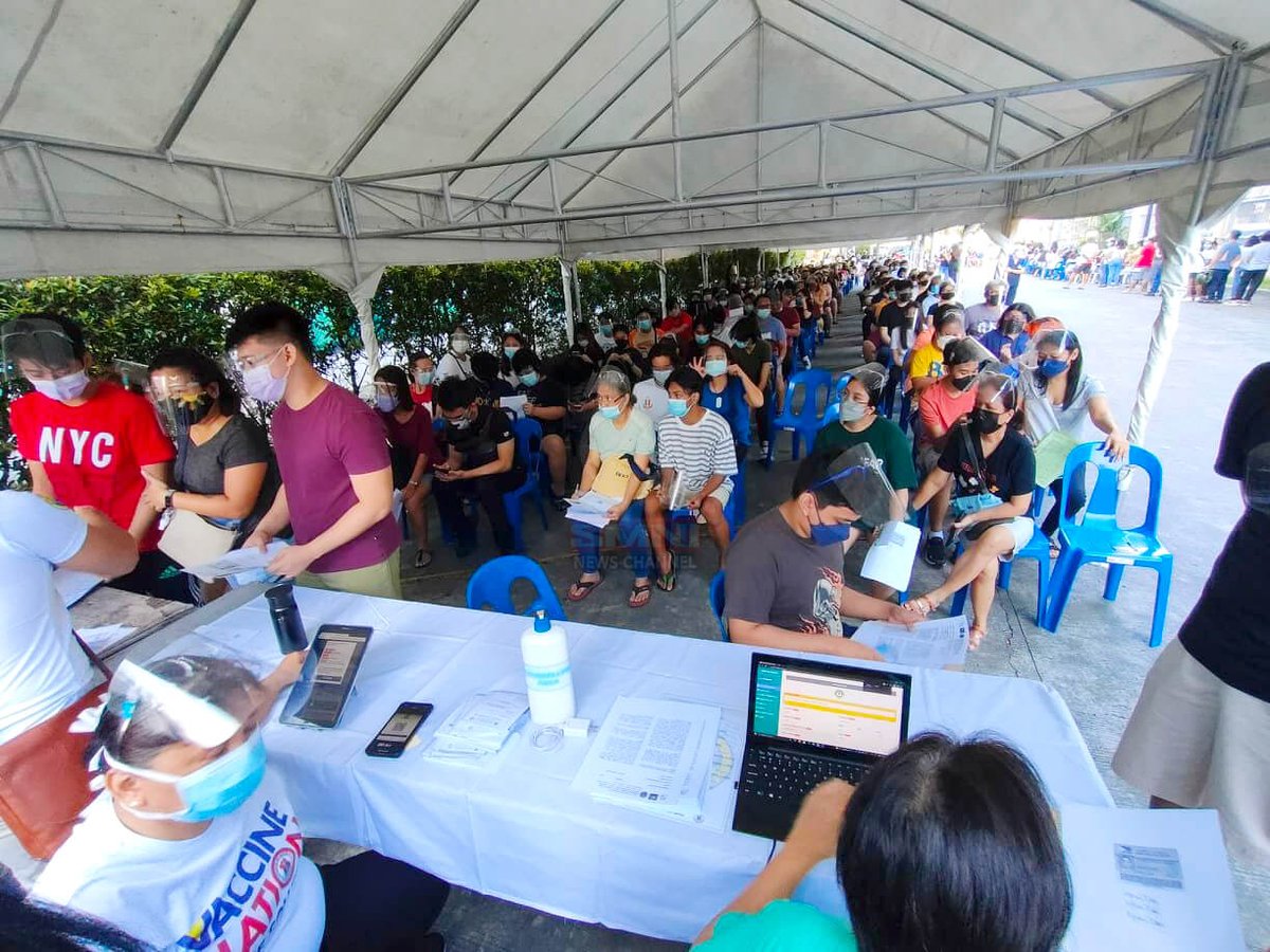 smninews's tweet photo. Mass vaccination para sa mga edad 12 hanggang 17 yrs old, sinimulan nang bakunahan sa Sta.Ana hospital.

Tinatayang nasa 500 hanggang 1,000 na menor de edad ang mababakunahan ngayong araw. https://t.co/UFN0hiTxPD
