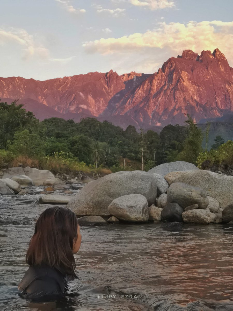 twthiking's tweet photo. #CampsiteMY

Antara campsite cantik di sabah dengan view Kinabalu. Tapak camp yang luas dan bersih, siap ada sungai untuk mandi manda sekeluarga.  Kira-kira 30-45 minit perjalanan menaiki kenderaan daripada Pekan Kota Belud dan 1 1/2 jam - 2 jam daripada Kota Kinabalu. https://t.co/lalv06z9LJ