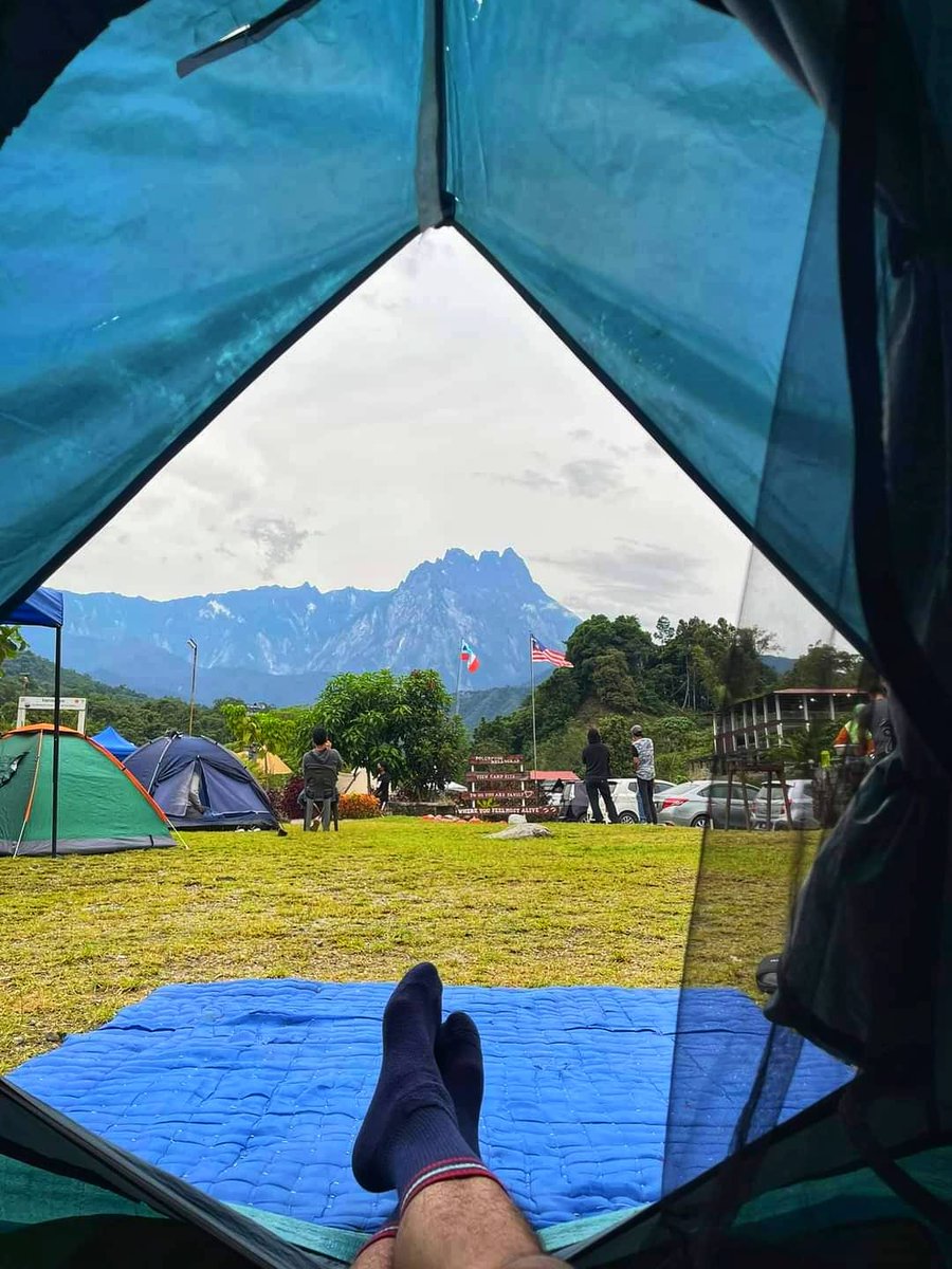 twthiking's tweet photo. #CampsiteMY

Antara campsite cantik di sabah dengan view Kinabalu. Tapak camp yang luas dan bersih, siap ada sungai untuk mandi manda sekeluarga.  Kira-kira 30-45 minit perjalanan menaiki kenderaan daripada Pekan Kota Belud dan 1 1/2 jam - 2 jam daripada Kota Kinabalu. https://t.co/lalv06z9LJ