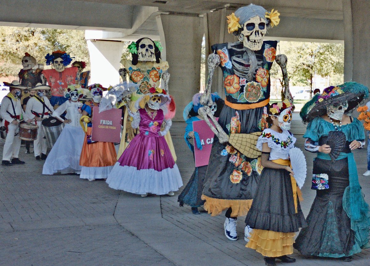 SteveMoore1406's tweet photo. San Antonio celebrated Dia De Los Muertos last weekend, with families showing that the dead are with us as long as we don't forget them. It was a perfect fit for the discussion of our son at my suicide prevention workshop there for the Christian Legal Society National Conference. https://t.co/ZLH7WdsGJ8
