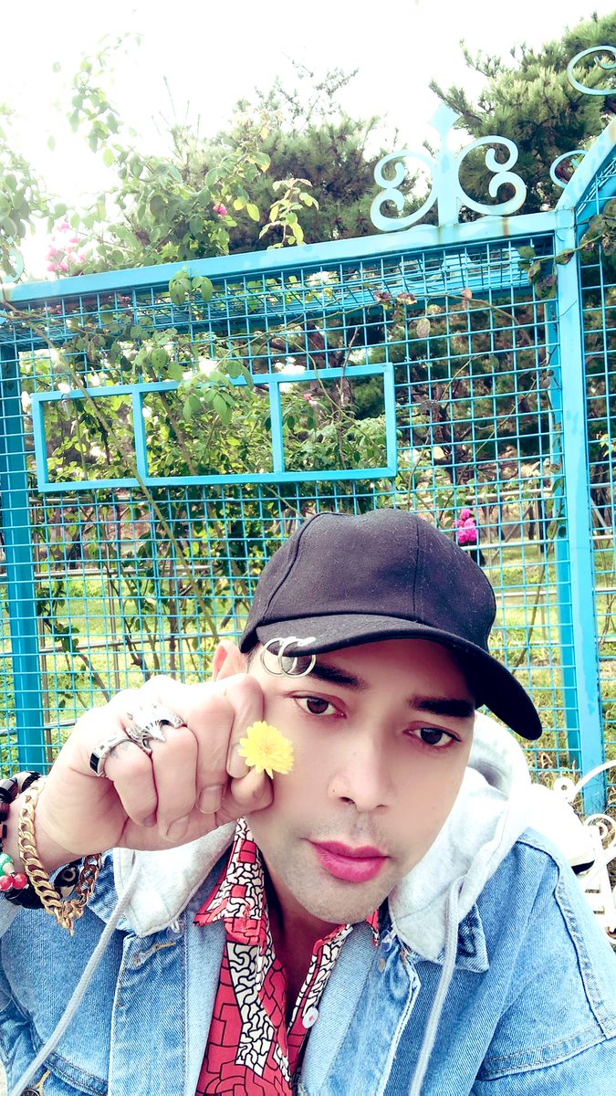ខ្ញុំស្អប់69មួយចំនួន លេងឆាតមួយគេហើយ ដើរយករូបគេបង្ហោះ មិនគិតថាមនុស្សម្នាក់ៗគេមានកិតិ្តយសរបស់គេទេ ចេញមកចរឹកធូរថ្លៃម៉ង👊👊