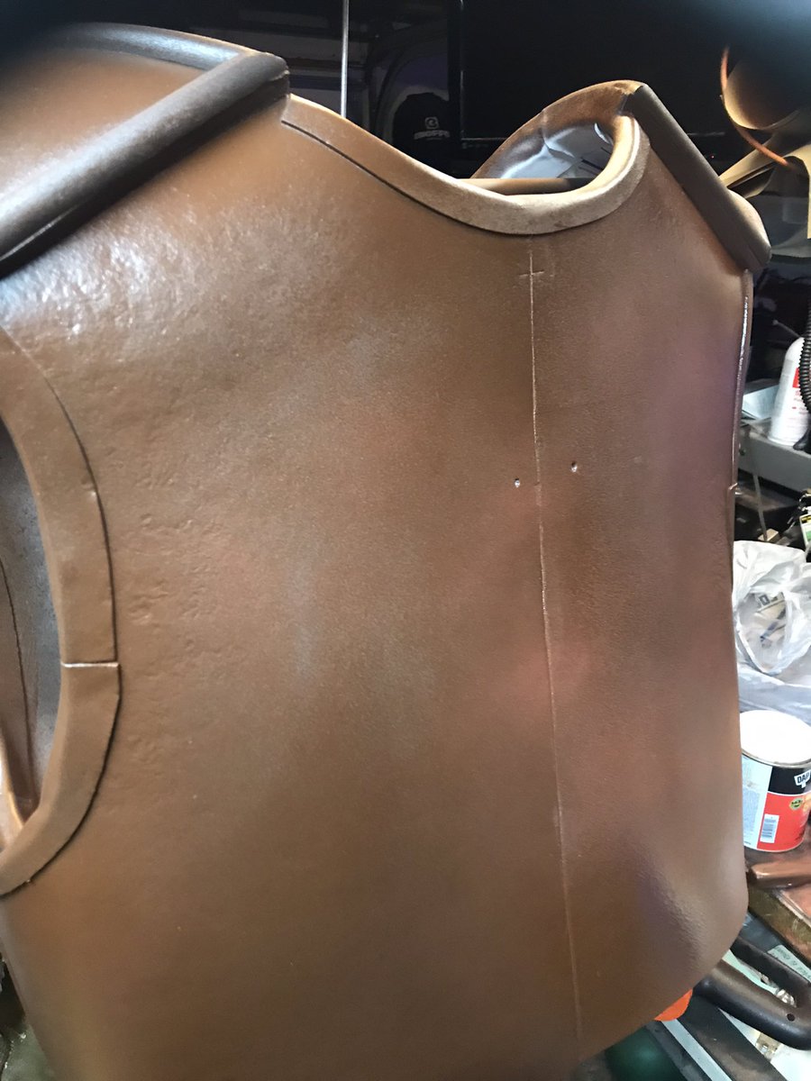 MediocreModeler's tweet image. Looks like leather, feels like foam. And fits like a glove. Want to see the front? Part five of the Colonial Mandalorian jet pack armor build will be available soon.
#gobuildsomething