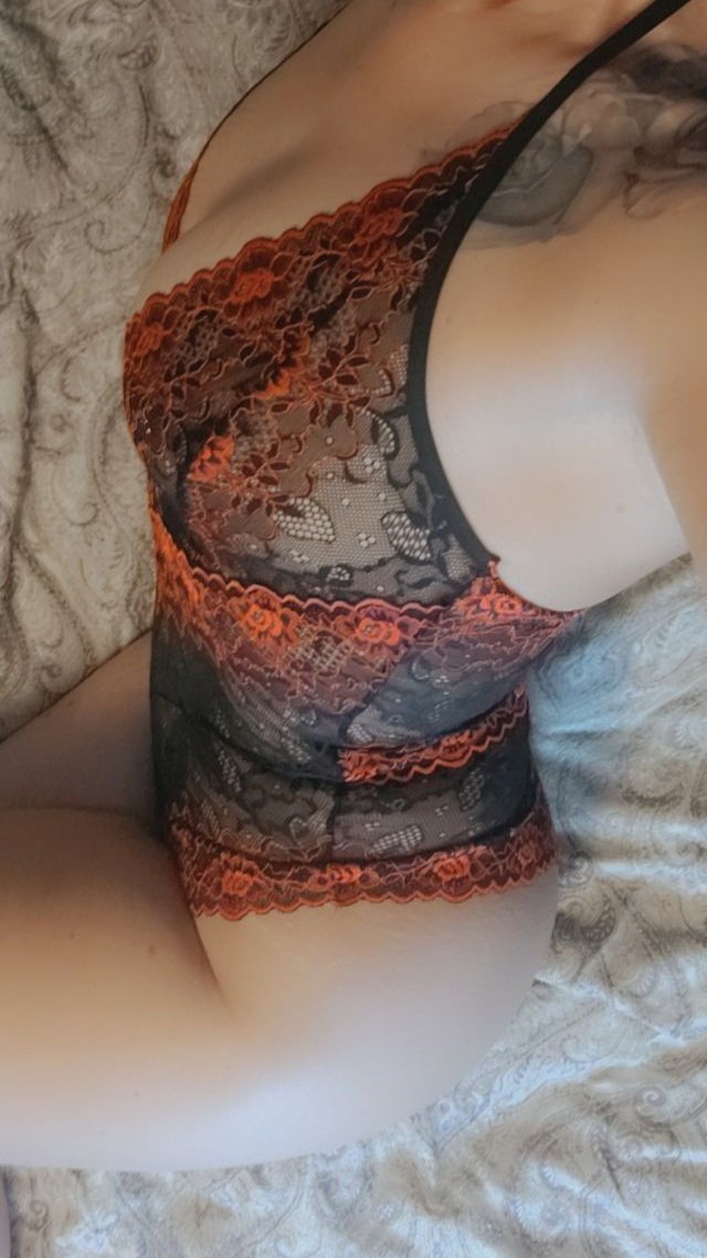 retiredhotgirl1's tweet photo. I'm laying in bed like this.... What would you do to me? 😈🔥💋
https://t.co/rGupwqjaWr https://t.co/CwkmrYIeYj