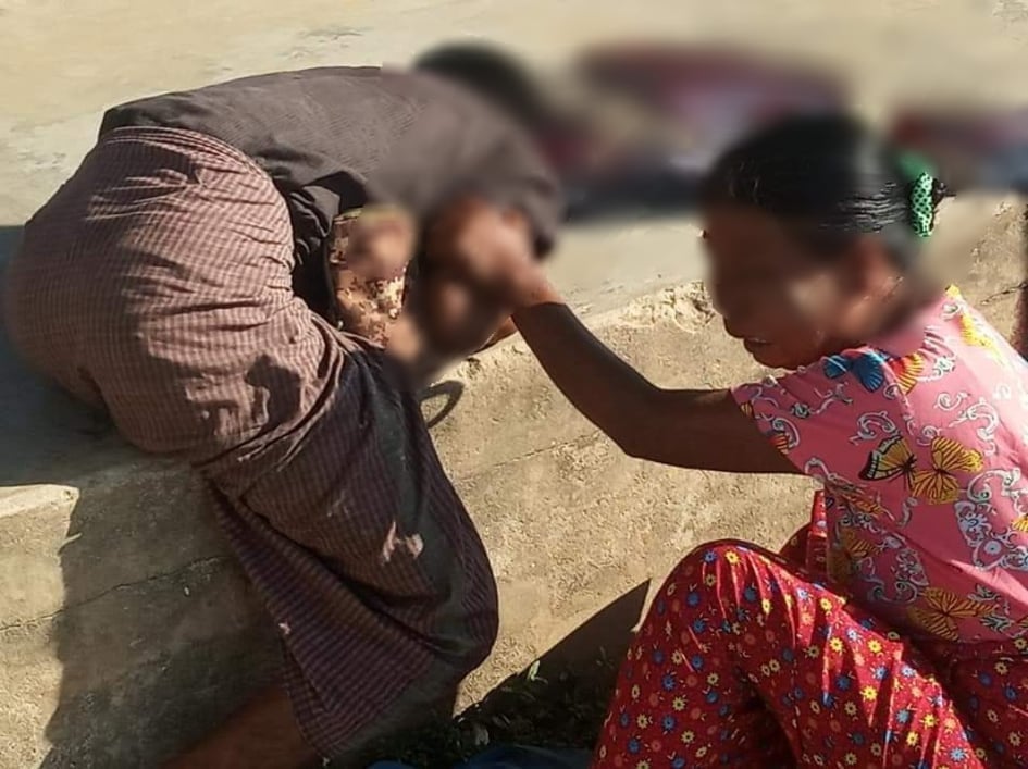 ရန်ကုန်ဒလတွင် စစ်တပ်က ပစ်သတ်လိုက်သော လူငယ်  ၂ ဦးမှာ မောင်စိုးကိုနှင့်သူငယ်ချင်းဖြစ်နေ
--------------------------------------------------------------------------
စဉ့်ကိုင်မှ CDM ကျောင်းဆရာဦးဝင်းလွင် ဖမ်းဆီးပြီး နာရီပိုင်းအတွင်း စစ်တပ်က သတ်ဖြတ်

Read More -> t.me/khitthitnews/1…