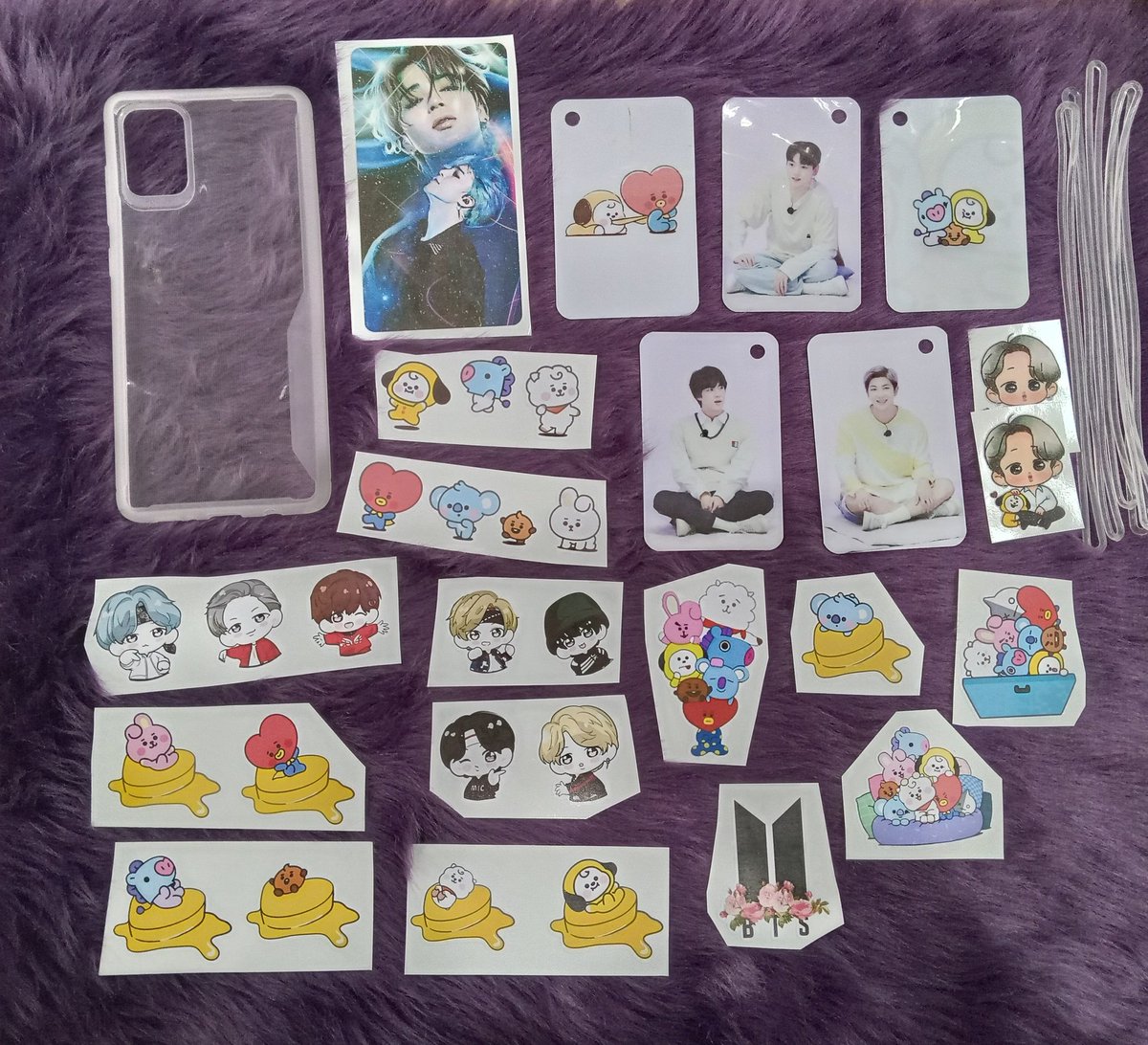 kai_jimin20's tweet photo. In prep for xmas customizes bag tags and stickers for my little cousins na dinamay ko sa paging fan girl hahahahah and the Glittery Jiminie sticker is soooo PRETTY 😍

From Cavite to Iloilo with love
Thank you Toto Bee @_bumbleChad 💛😘 https://t.co/CpnBrpkWH2