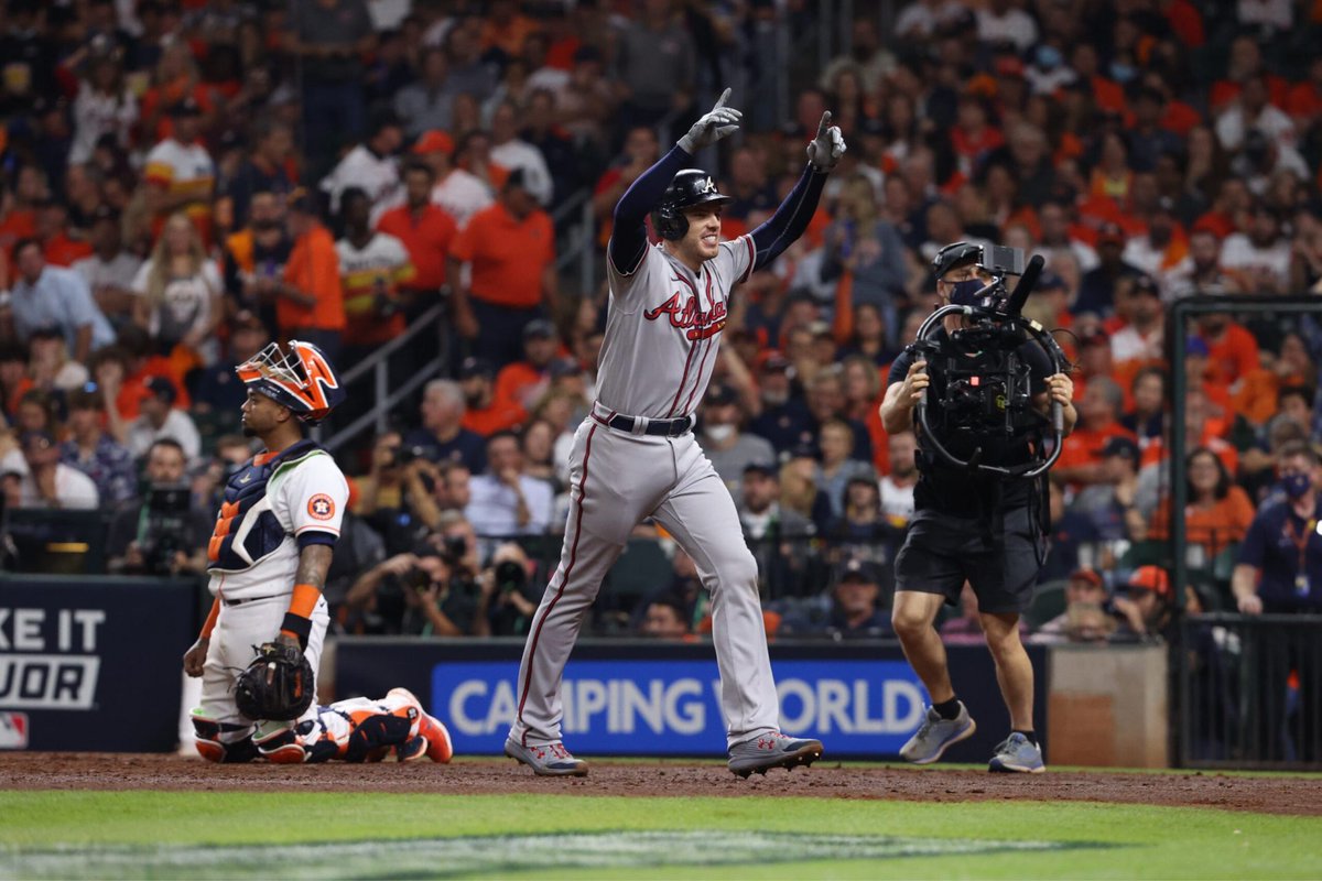 IgnacioSerrano's tweet photo. Atlanta es el campeón de la Serie Mundial casi 3 décadas después. La furia bateadora de los #Braves deja KO a los #Astros en su hogar. Marcos Grunfeld @TheBeatwriterMG hizo la crónica con las claves y los videos. Aquí: https://t.co/yLokdaJy6E
#MLB https://t.co/E0Al6vkYGN