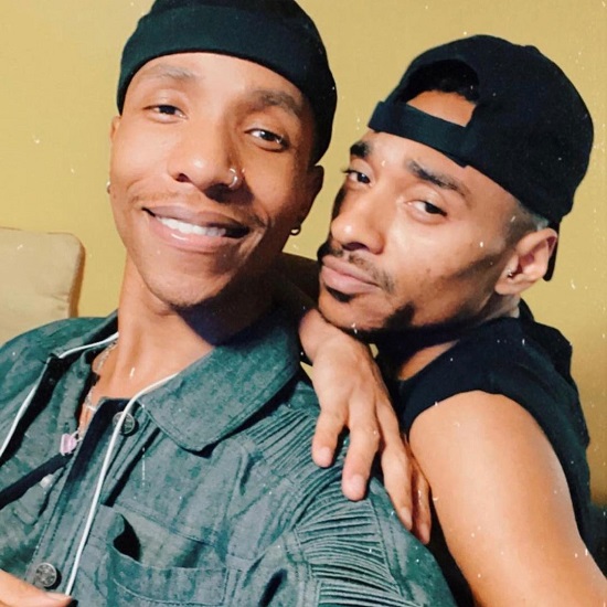 SoulBounce's tweet photo. LISTEN: @iamadamness & @durandbernarr Get As Comfy As ‘Houzkatz’ 💞 https://t.co/MXMxZ7ryxb #AdamNess #DurandBernarr #Houzkatz #SoulBounce #music https://t.co/mAaHpzCVcx