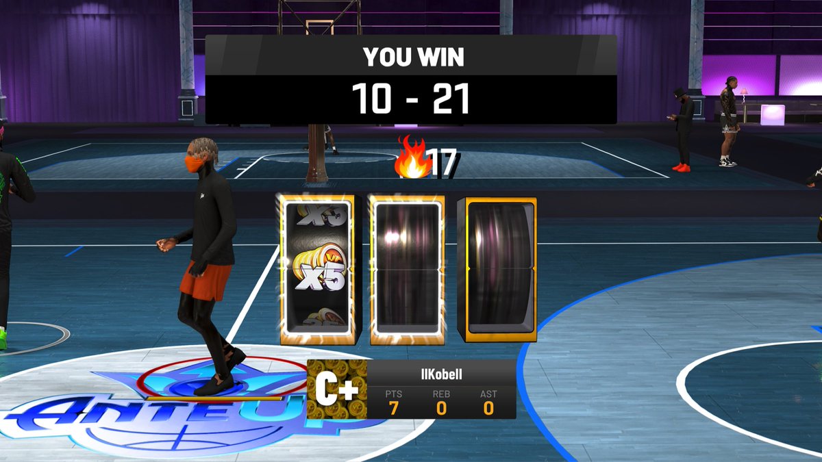 xbox stage is back.. s/o <a href="/vJayy_/">𝙅𝘼𝙔𝙔 ✨</a> &amp; @xoDonteezy for hoopin, if you was there you know why the court don’t say 20😭😭