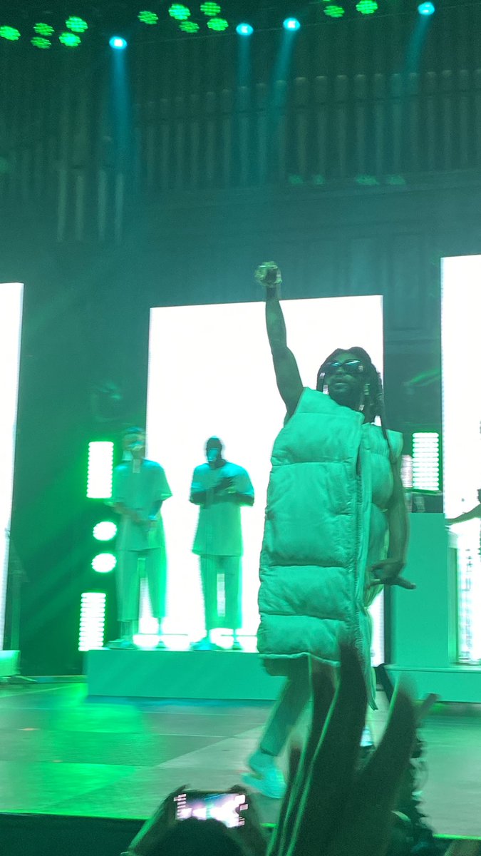 lay_lay92's tweet photo. Tobe, Jabari, Olu, Krit 🥰😍😭🥰. Stoked the whole fucking concert https://t.co/PnCZ7nlni1