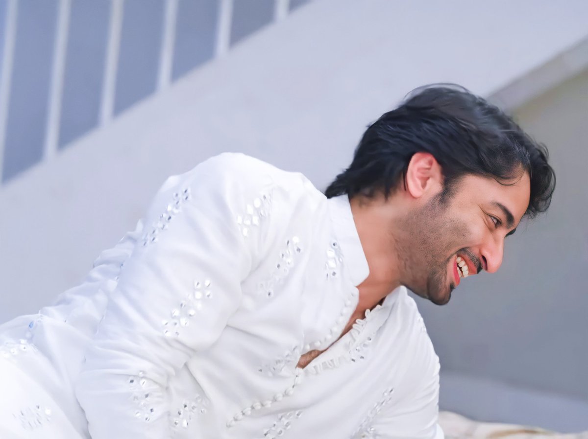 POV: Mr.Sunshine Sheikh is blessing your TL with his infectious laughter.🥺

#ShaheerSheikh #ShaheerAsDev #KRPKAB3