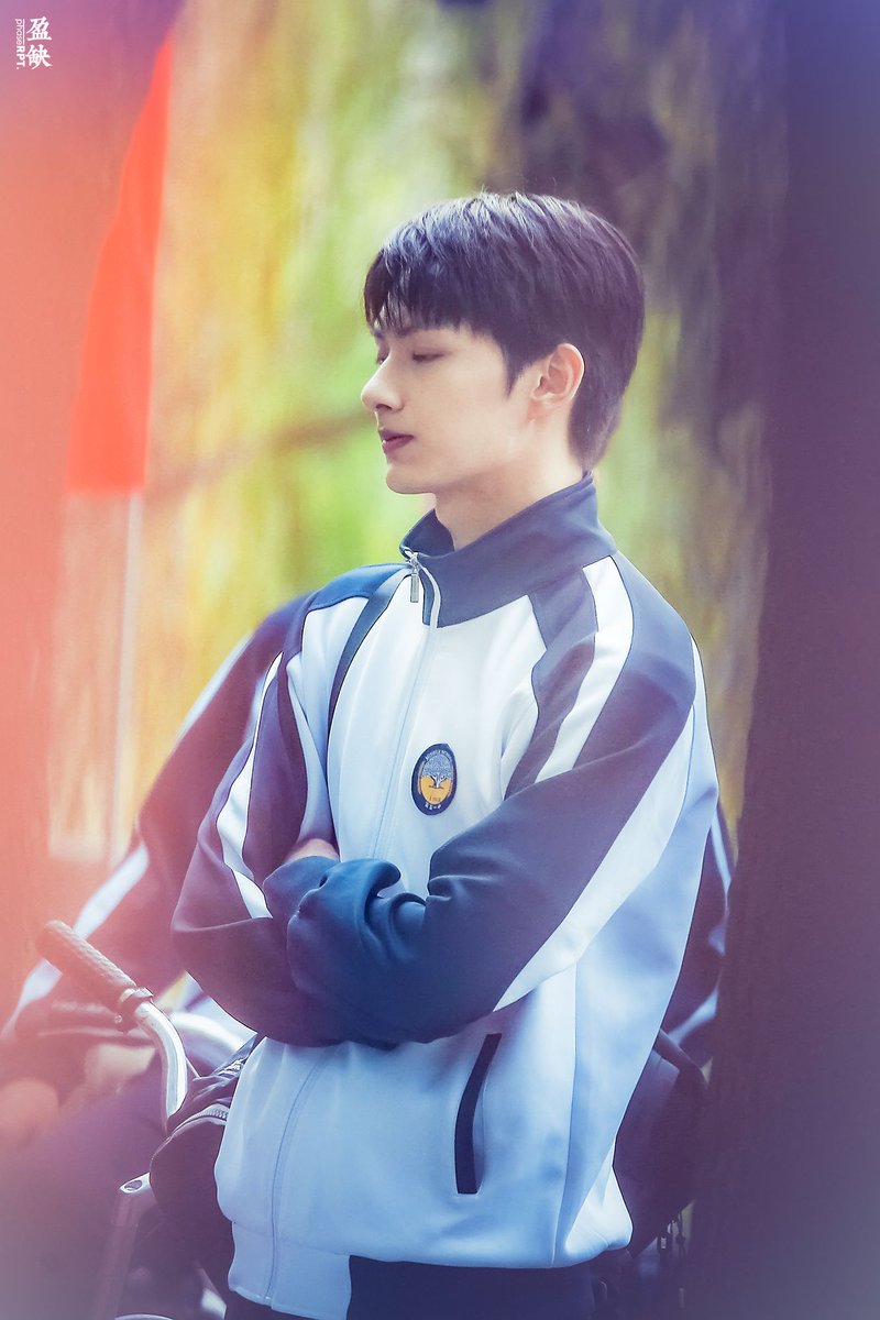 phaseRPT's tweet photo. 《独家童话》

#세븐틴 #SEVENTEEN #준 #문준휘 #JUN #文俊辉 https://t.co/0Ak4RZNsxp