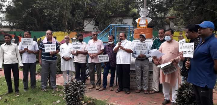 SaveSabarmati's tweet photo. #गांधी_की_आवाज_सुनो
Mass Protest against Government intervention in Mahatma Gandhi's Sabarmati Ashram at #Dhenkanal of #Odisha 
#sabarmati 
#मैं_साबरमती_आश्रम_बोल_रहा_हुं....
#SaveSabarmati https://t.co/p2pjE5CYDo