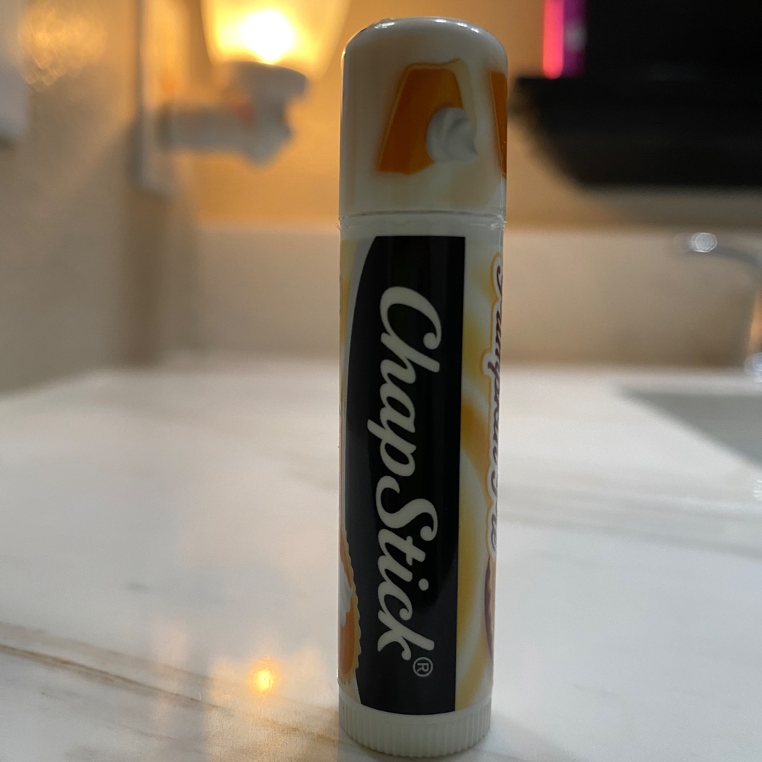 saraxhe's tweet photo. If you love pumpkin then you’ll love this because it smells exactly like pumpkin pie! 🎃 🥧 

I received these products for free from Influenster and ChapStick in exchange for my honest review. #ChapStickObsessed #complimentary @chapstick @Influenster https://t.co/CBn0dWkJ6Q