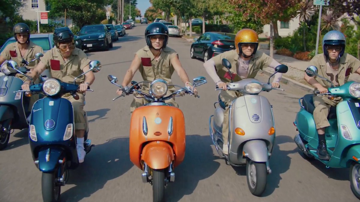 archbesson's tweet photo. LOVE BACK MUSIC VIDEO. OUT NOW. https://t.co/hwhArgGagC