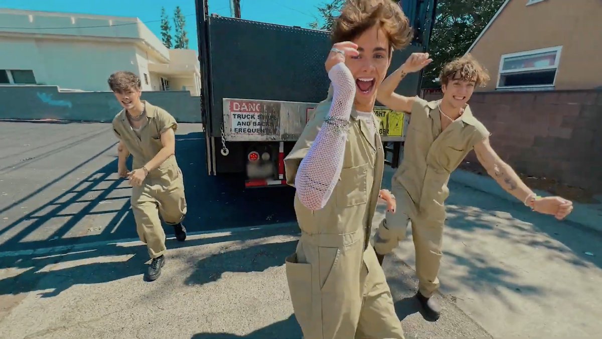archbesson's tweet photo. LOVE BACK MUSIC VIDEO. OUT NOW. https://t.co/hwhArgGagC