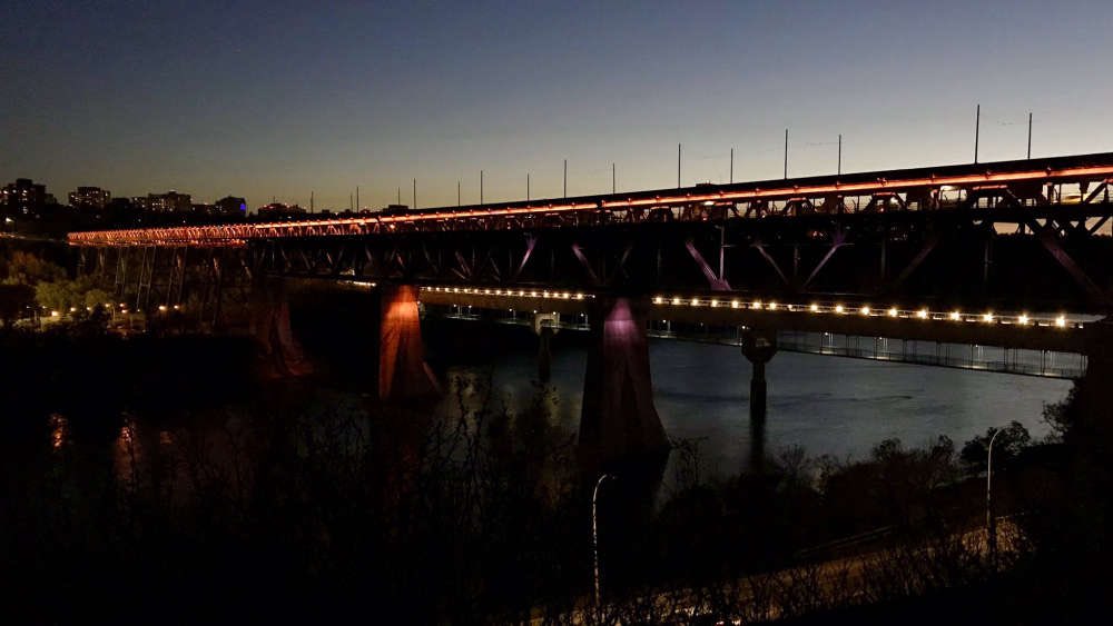 ECBoxing's tweet photo. The #HighLevelBridge in #Edmonton #Alberta will be lit in orange for Color the World Orange for CRPS/RSD Awareness. https://t.co/JCfYnbYJ1L #CRPSOrangeDay @CRPSOrangeDay #Yeg #LightTheBridge✴️ https://t.co/gWOx9QMoPj