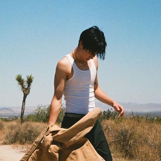 MARKTUANLOOK's tweet photo. mark tuan in tank top supremacy https://t.co/yUdRrylxRK