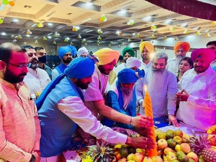 OPKalyan1's tweet photo. भावाधस द्वारा लुधियाना मे आयोजित सत्संग समागम की अपार सफलता पर आप सबको हार्दिक बधाई 🙏 https://t.co/mfiK86W0Ez
