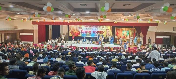 OPKalyan1's tweet photo. भावाधस द्वारा लुधियाना मे आयोजित सत्संग समागम की अपार सफलता पर आप सबको हार्दिक बधाई 🙏 https://t.co/mfiK86W0Ez